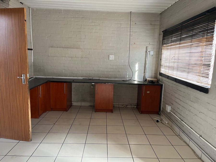 To Let commercial Property for Rent in Oos Einde Free State